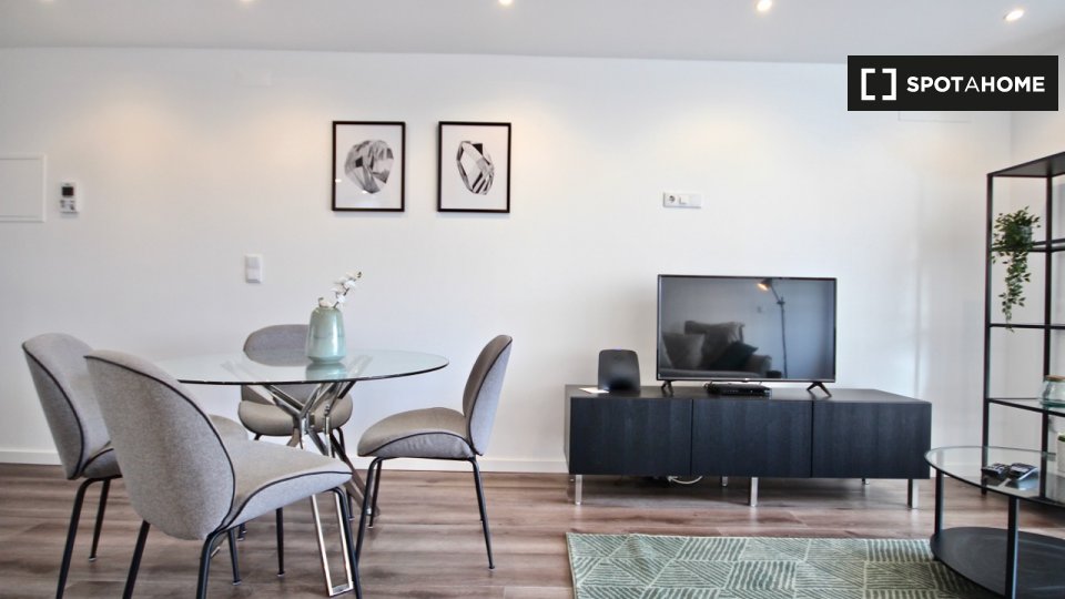 Apartment Lisbon, 1 bed — photo 8