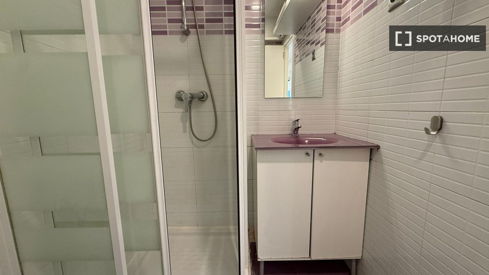 Double room Madrid, 4 beds — photo 24