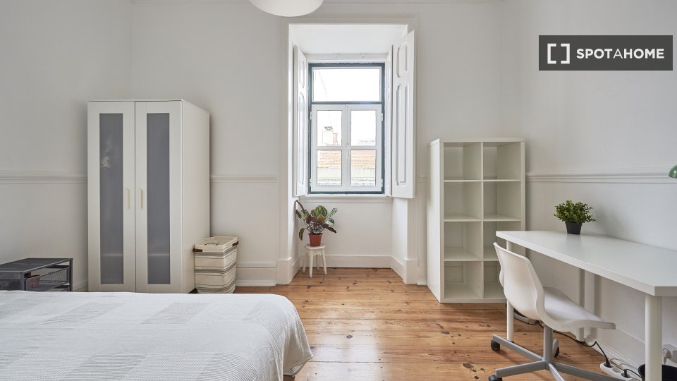 Double room Lisbon, 7 beds, 110m² — photo 56