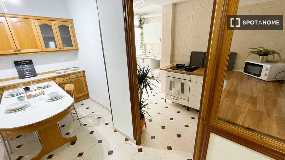 Double room Madrid, 7 beds — photo 5