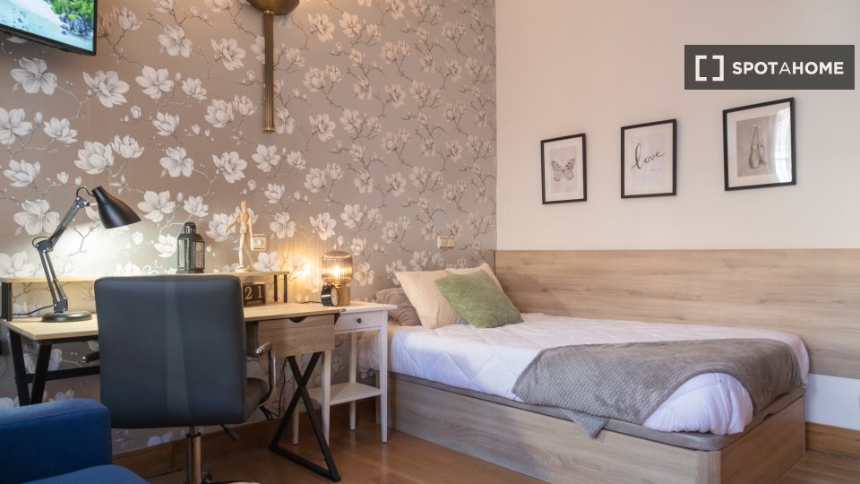 Double room Madrid, 11 beds — photo 19