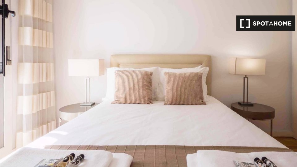 Apartment Lisbon, 2 beds, 100m² — photo 11