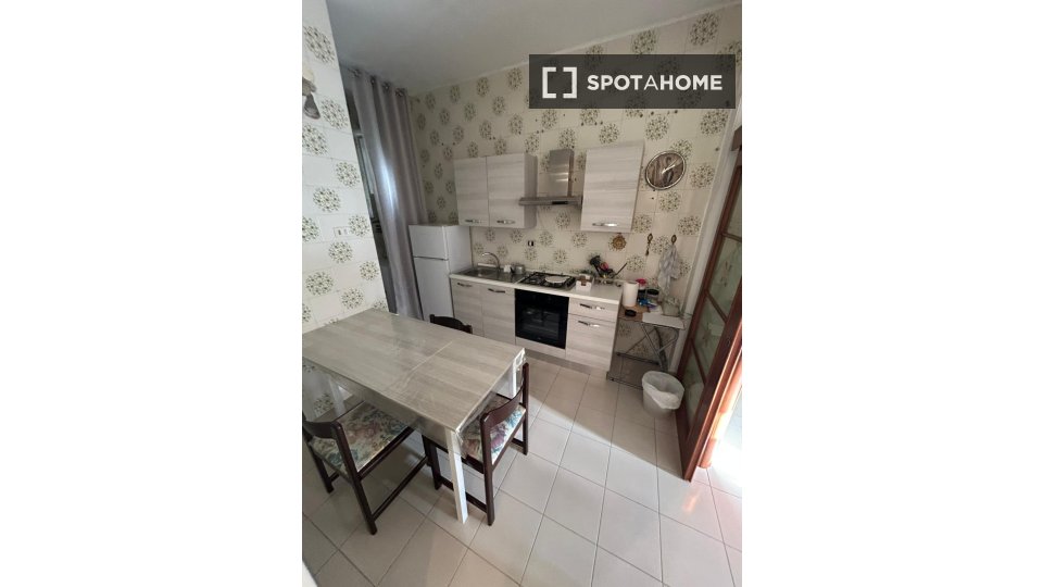 Double room Naples, 2 beds — photo 7