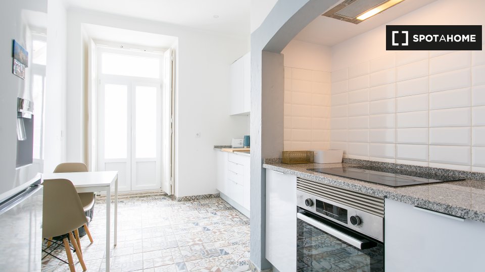 Apartment Lisbon, 7 beds — photo 11