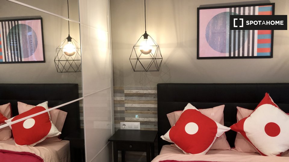 Double room Barcelona, 3 beds, 85m² — photo 60