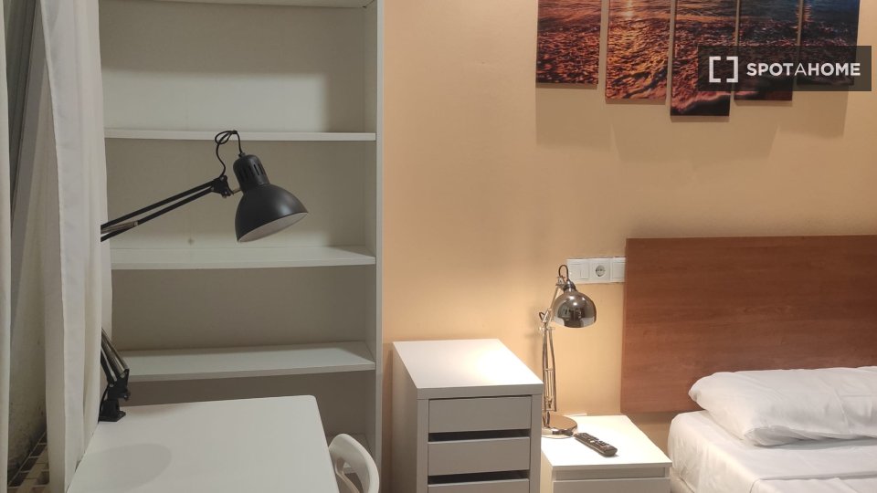 Double room Madrid, 4 beds, 70m² — photo 74