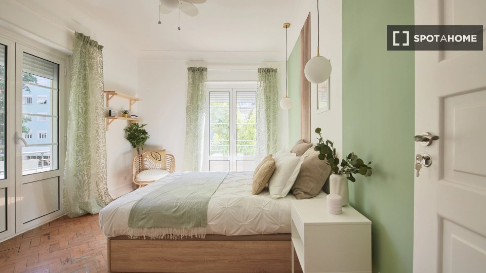 Double room Lisbon, 6 beds — photo 1