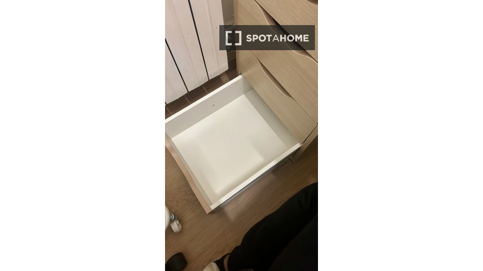 Double room Barcelona, 4 beds — photo 31