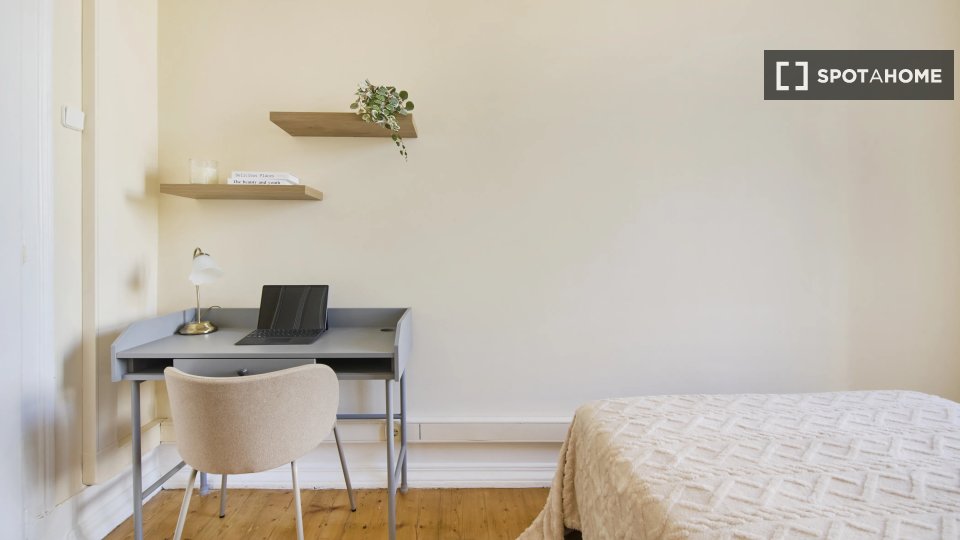 Double room Lisbon, 8 beds — photo 2