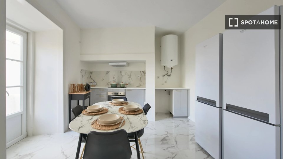 Double room Lisbon, 8 beds — photo 9