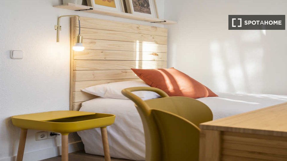 Double room Madrid, 16 beds — photo 35