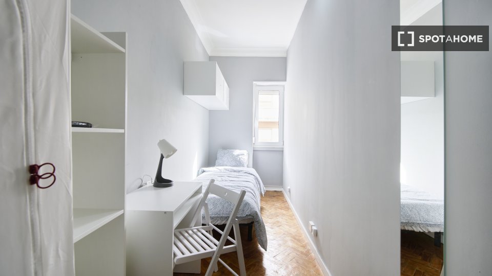 Double room Lisbon, 6 beds — photo 1