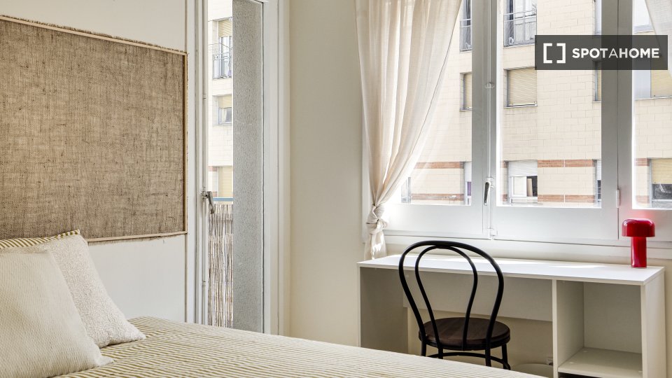Double room Barcelona, 4 beds, 85m² — photo 30