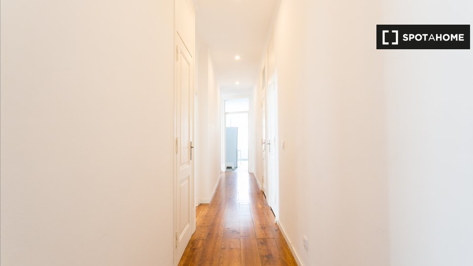 Apartment Lisbon, 7 beds — photo 15