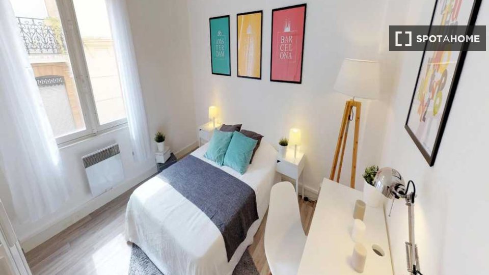 Double room Toulouse, 3 beds, 60m² — photo 16
