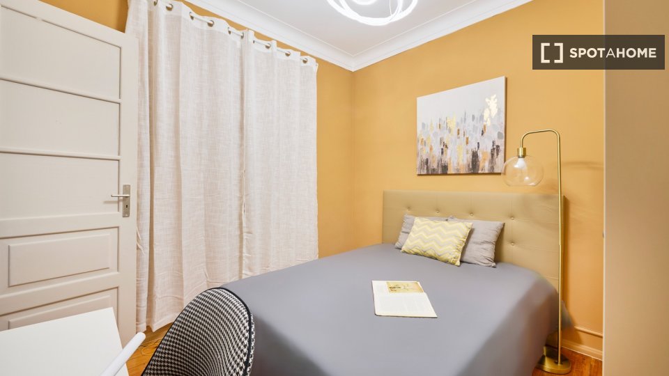 Double room Lisbon, 4 beds — photo 36