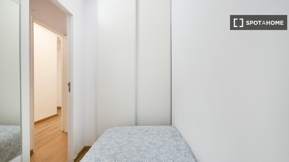 Double room Lisbon, 7 beds — photo 8