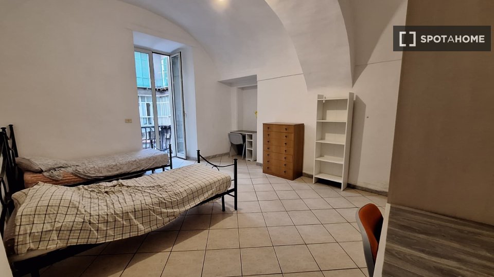 Double room Naples, 5 beds — photo 4