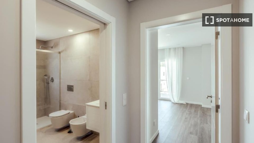Apartment Lisbon, 5 beds — photo 19
