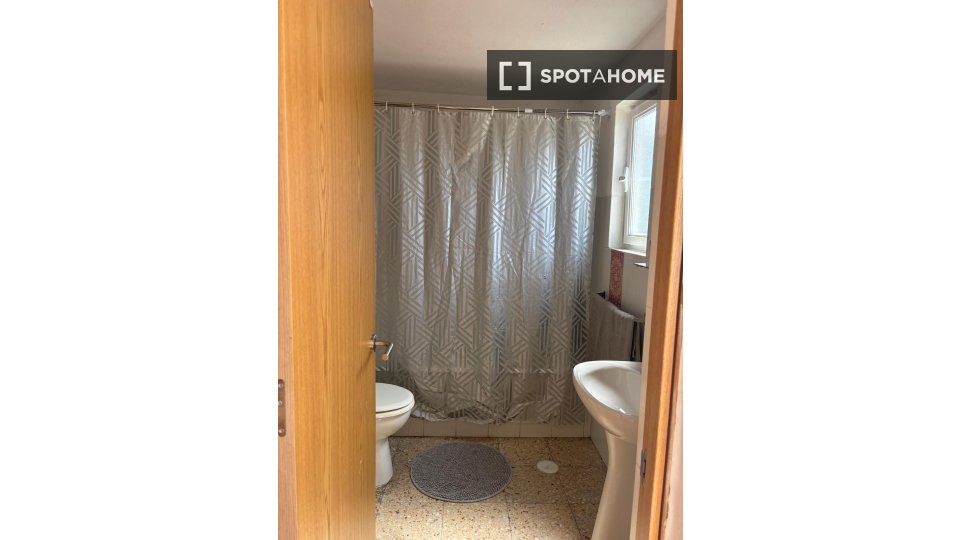 Apartment Lisbon, 2 beds, 90m² — photo 13
