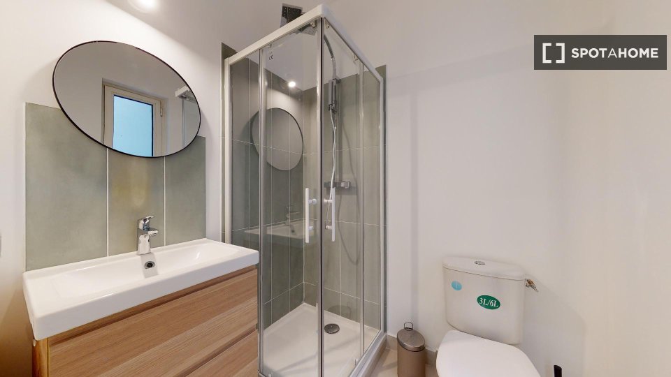 Double room Marseille, 18 beds — photo 6