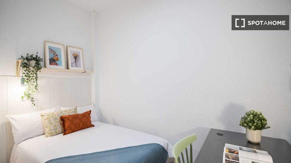 Double room Madrid, 25 beds — photo 43