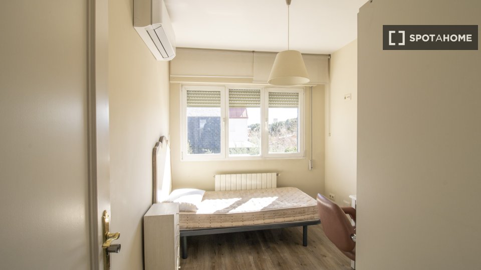 Double room Madrid, 15 beds — photo 9