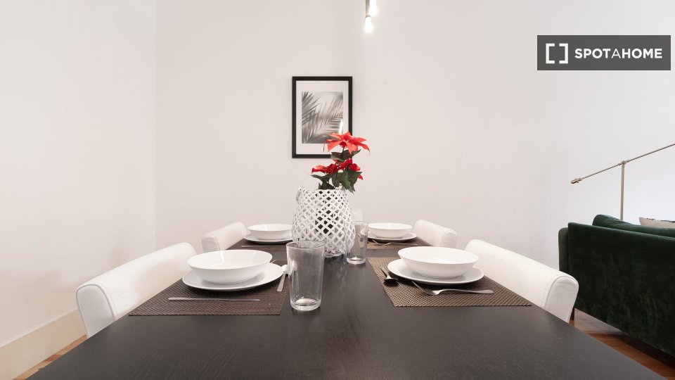 Apartment Lisbon, 2 beds, 75m² — photo 34