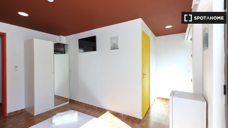 Double room Lisbon, 8 beds — photo 2