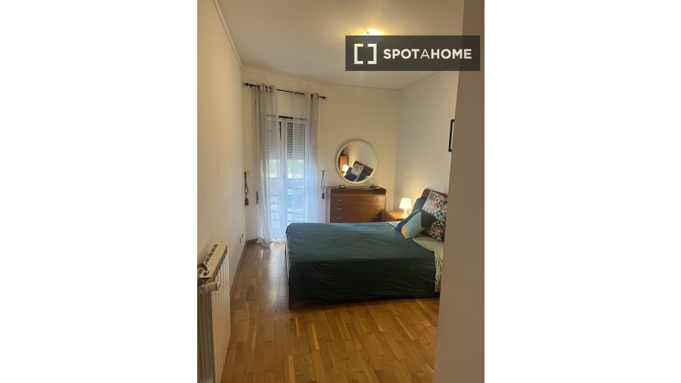 Double room Lisbon, 3 beds, 95m² — photo 11