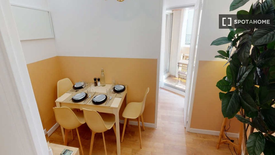 Double room Paris, 3 beds, 60m² — photo 8