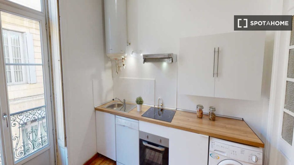 Double room Montpellier, 3 beds, 70m² — photo 9
