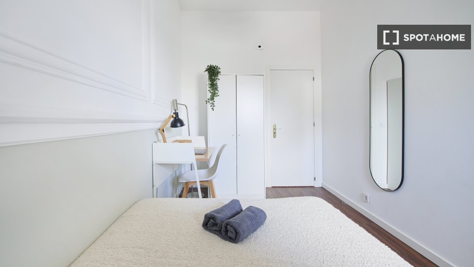 Double room Lisbon, 11 beds — photo 43
