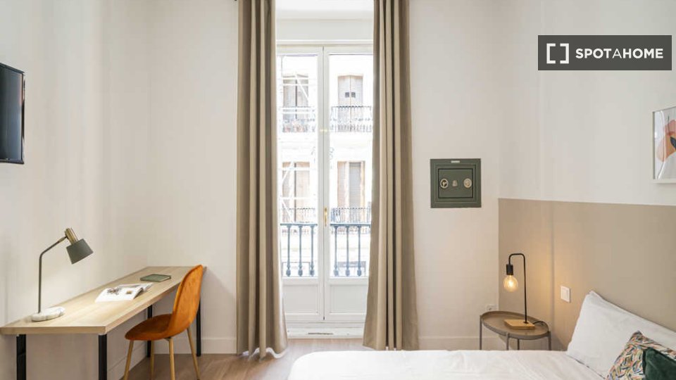 Double room Madrid, 16 beds — photo 30