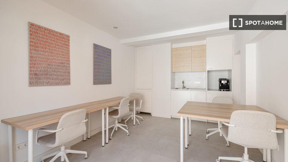 Estudio en alquiler en Almendrales, Madrid.