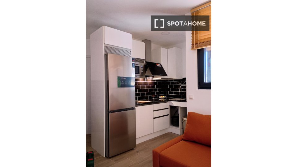 Double room Madrid, 3 beds — photo 8