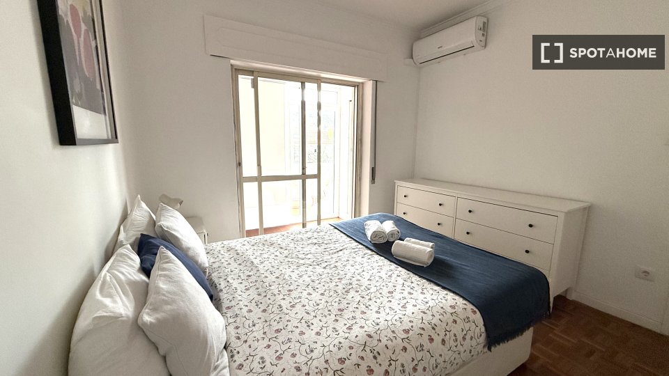 Apartment Lisbon, 2 beds, 70m² — photo 34