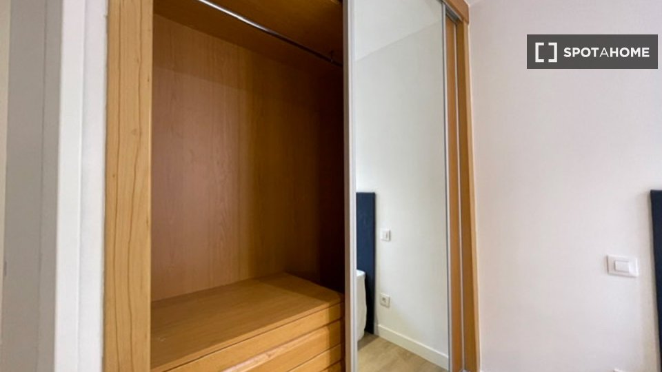 Double room Madrid, 18 beds — photo 12
