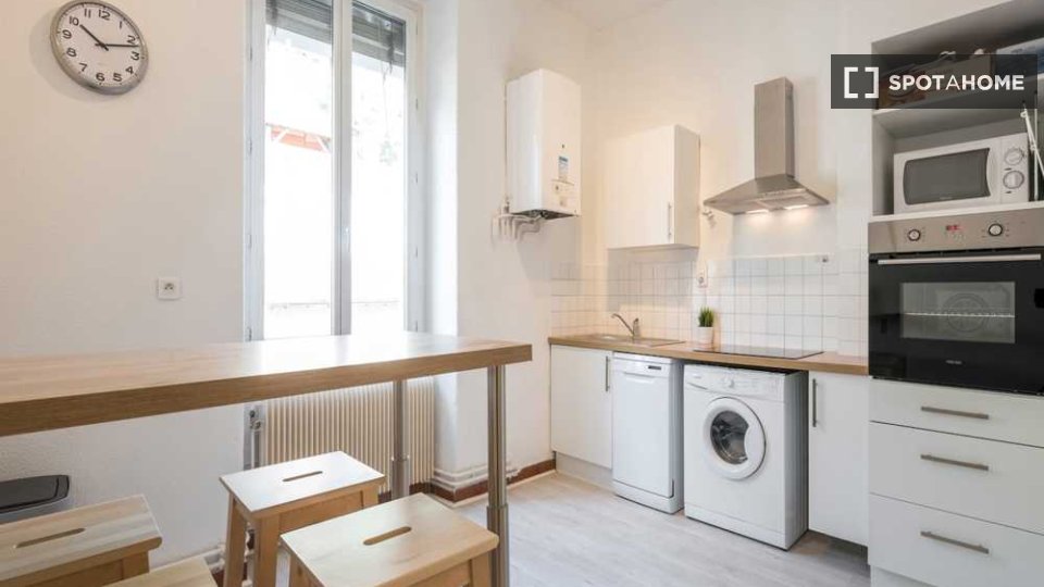 Double room Lyon, 3 beds, 80m² — photo 3