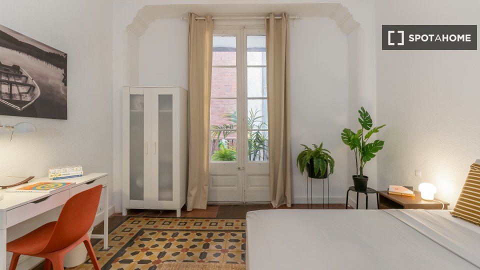 Double room Barcelona, 7 beds — photo 11