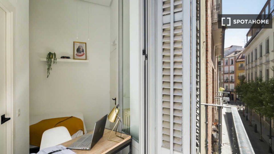 Habitación en piso compartido en alquiler en Justicia, Madrid.