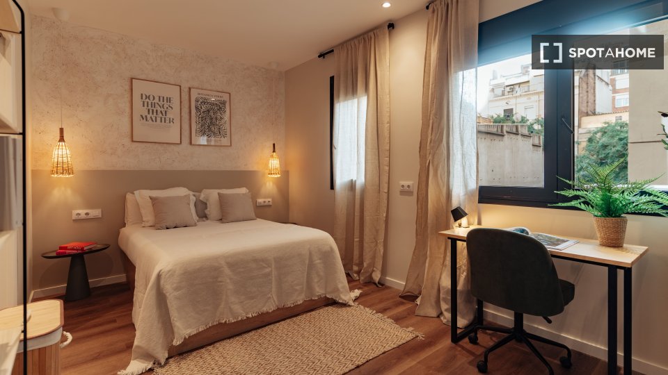 Double room Barcelona, 3 beds, 105m² — photo 19