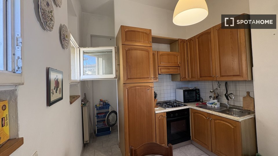 Double room Florence, 3 beds, 90m² — photo 16