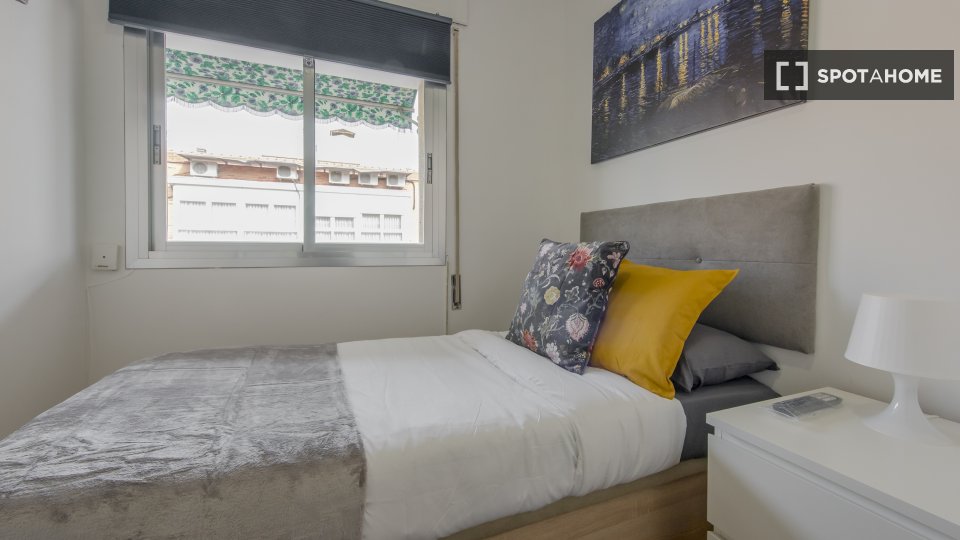 Double room Madrid, 5 beds, 120m² — photo 18