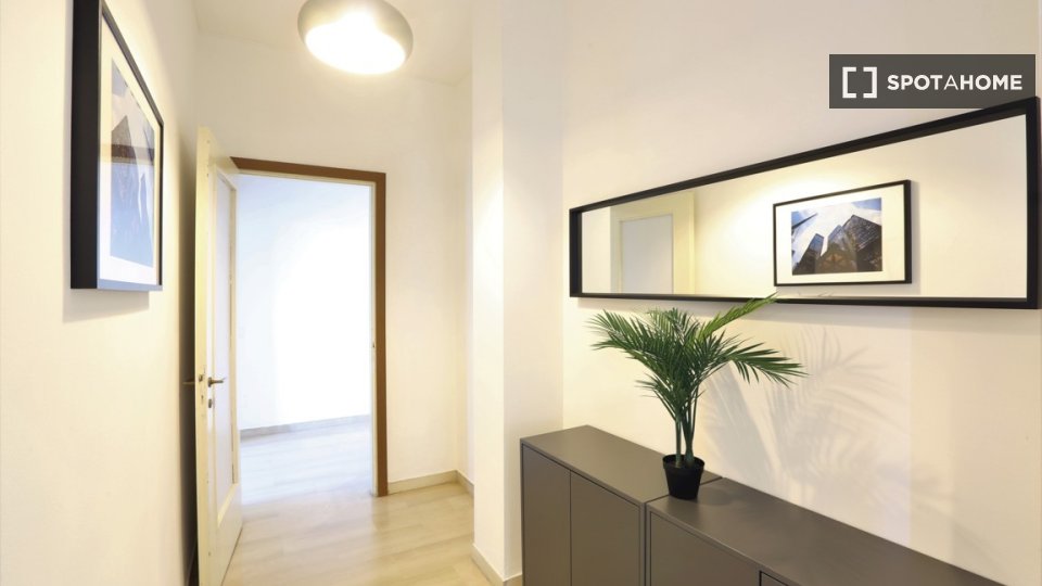 Double room Milan, 3 beds, 101m² — photo 1