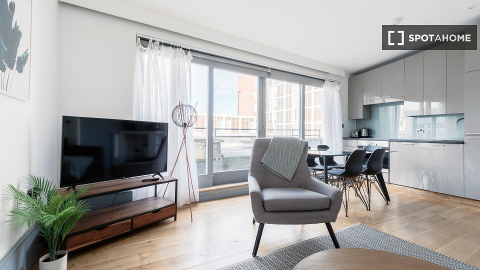 Apartment London, 2 beds — photo 40