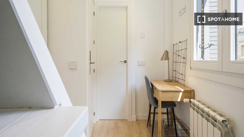 Double room Madrid, 4 beds — photo 69