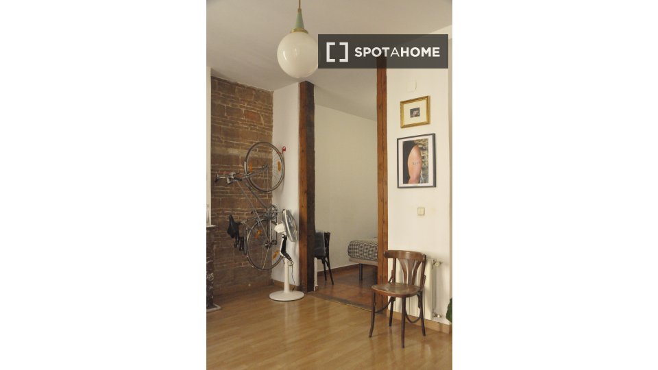 Double room Madrid, 2 beds — photo 7