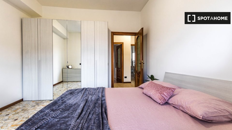 Double room Milan, 5 beds — photo 3