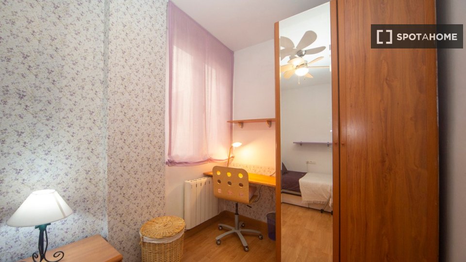 Double room Granada, 3 beds — photo 7
